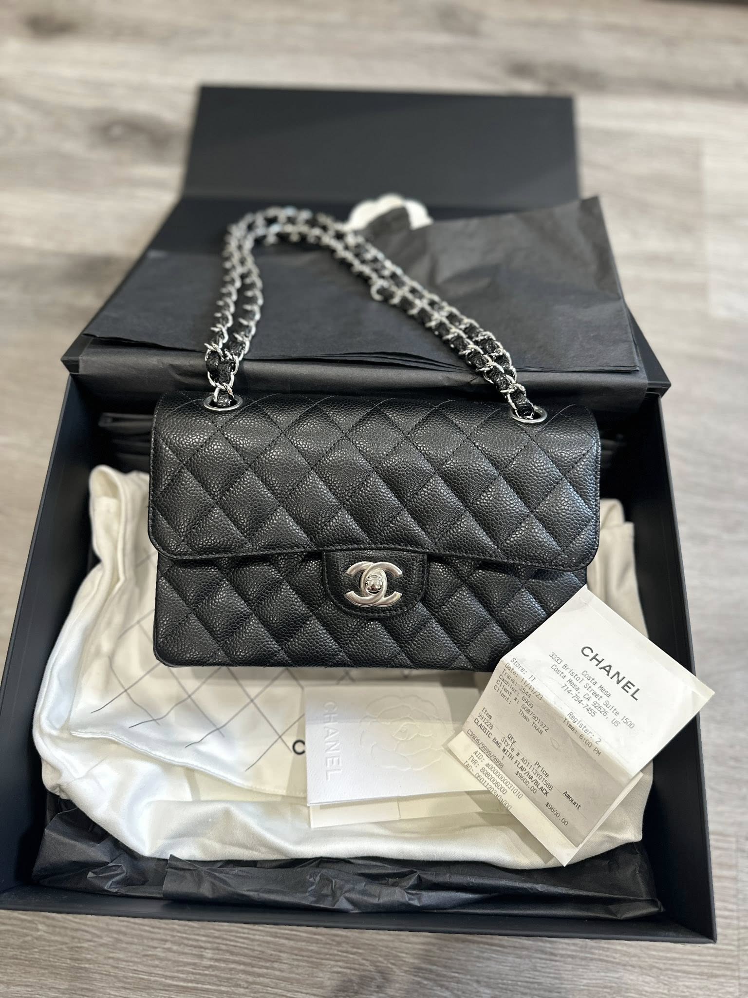 𝘾𝙝𝙖𝙣𝙚𝙡 𝘾𝙡𝙖𝙨𝙨𝙞𝙘 𝙁𝙡𝙖𝙥 𝙎𝙞𝙯𝙚 𝙎𝙢𝙖𝙡𝙡